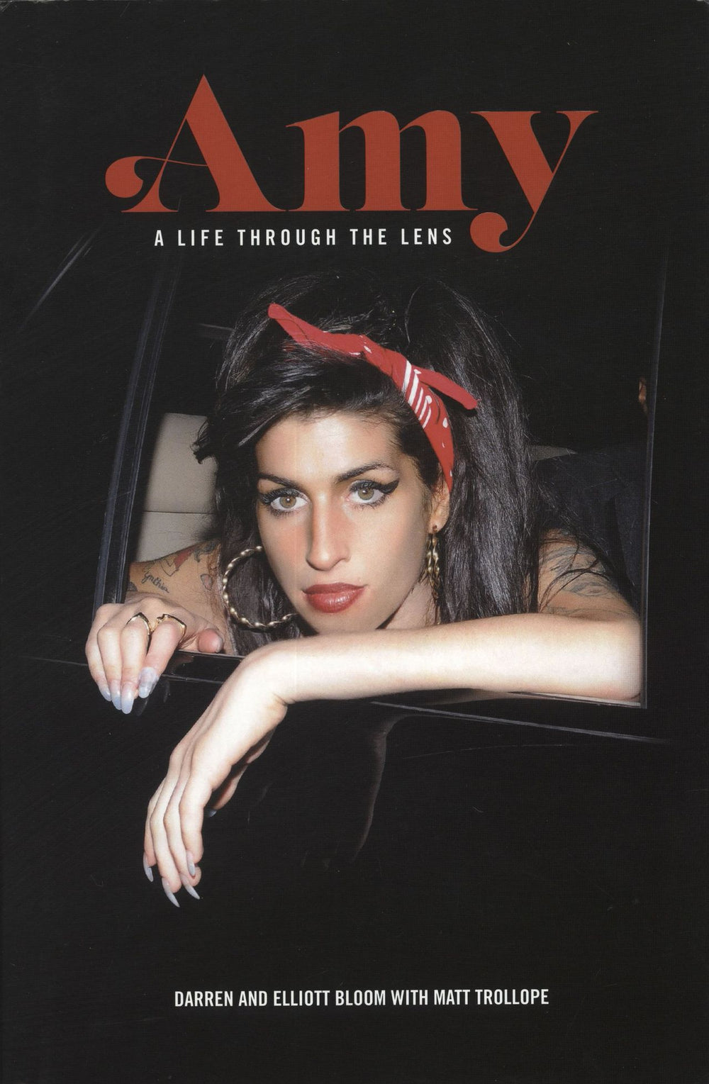 Amy Winehouse Amy: A Life Through A Lens UK book 9781785582011