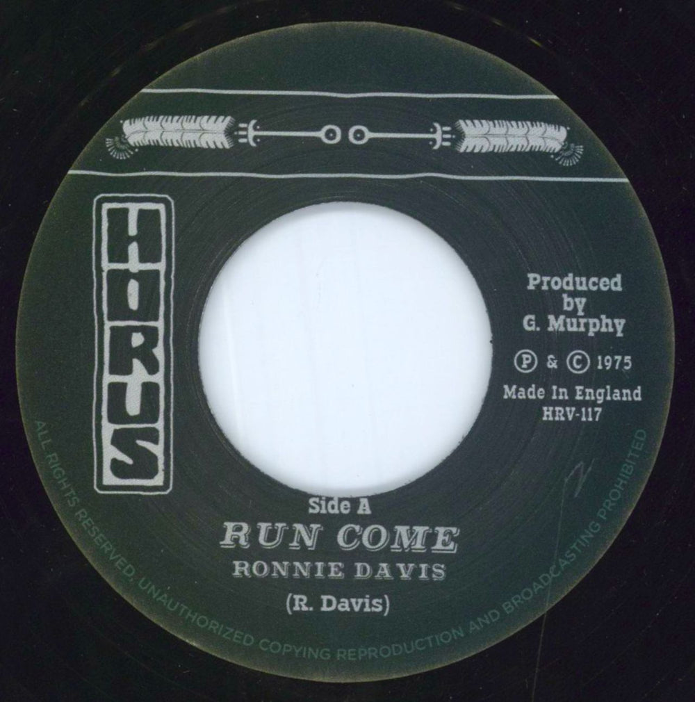 Ronnie Davis Run Come UK 7" vinyl single (7 inch record / 45) HRV-117